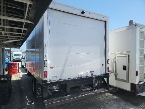 Used 2022 Ford E-350 and Econoline 350 Super Duty w/ Power Windows & Locks Group RWD image 5