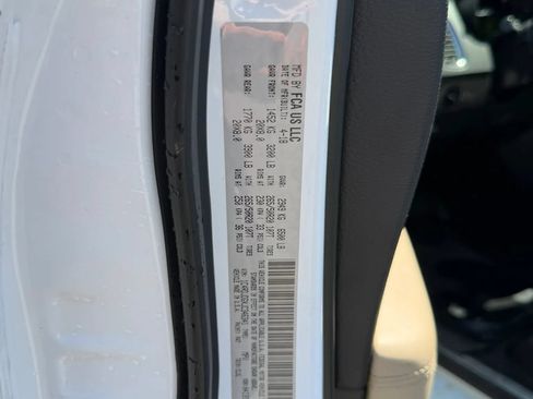 Used 2018 Dodge Durango GT w/ Technology Group AWD/4WD image 28