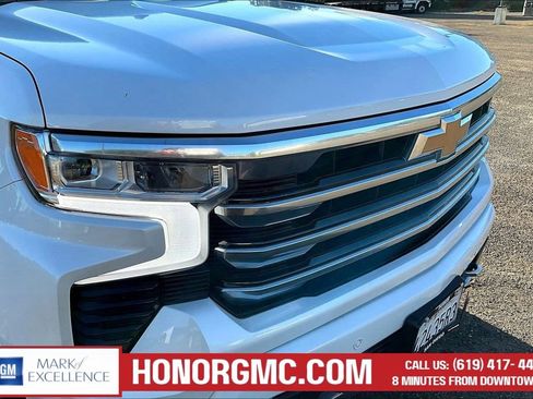 Used 2023 Chevrolet Silverado 1500 High Country w/ Technology Package image 30