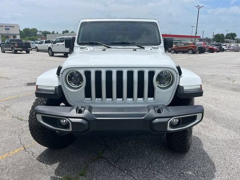 Used 2019 Jeep Wrangler Unlimited Sahara AWD/4WD image 8