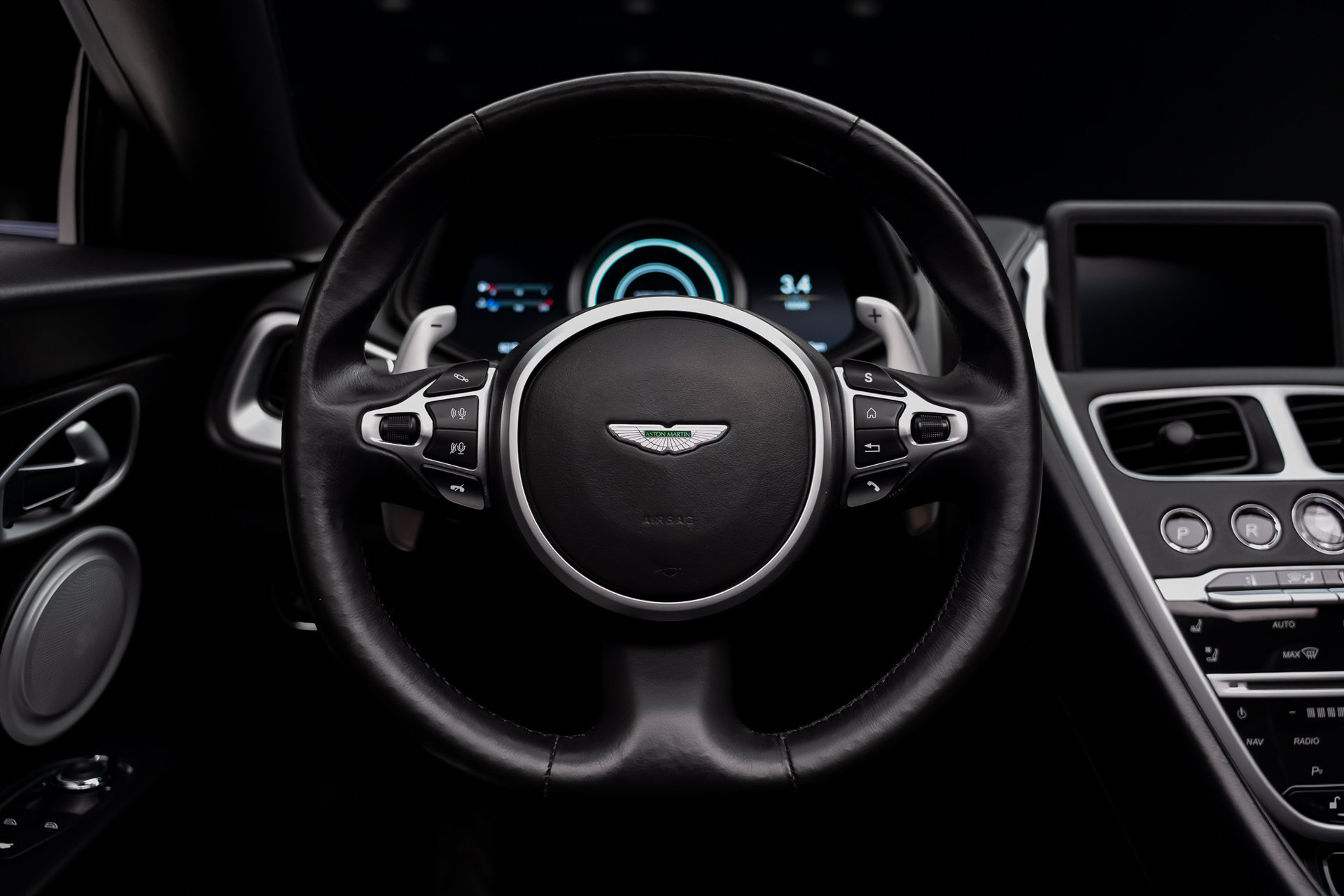 Used 2019 Aston Martin DB11 Volante RWD image 43