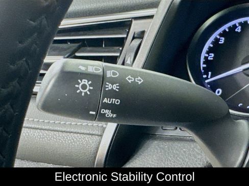 Used 2024 Toyota Camry SE w/ Convenience Package FWD image 13