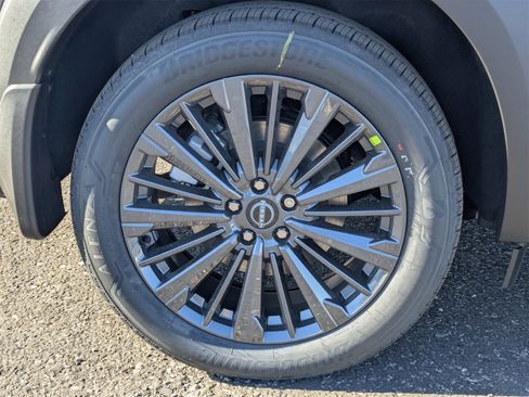 New 2026 Nissan Pathfinder SL image 9