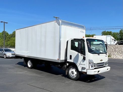 New 2024 Chevrolet Low Cab Forward 5500XG RWD image 1