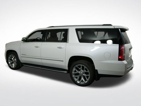 Used 2017 GMC Yukon XL Denali w/ Open Road Package AWD/4WD image 7