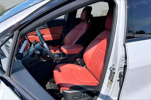 Used 2025 Kia Sportage SX FWD image 23
