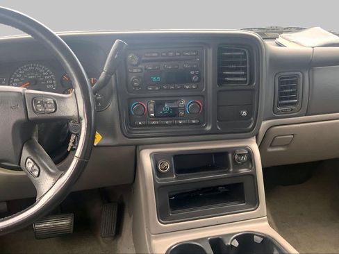 Used 2005 Chevrolet Tahoe LT w/ LT Preferred Equipment Group RWD image 6