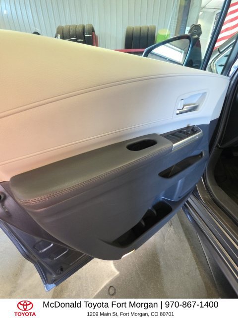 Used 2024 Toyota Sienna XLE w/ XLE Plus Package AWD/4WD image 11