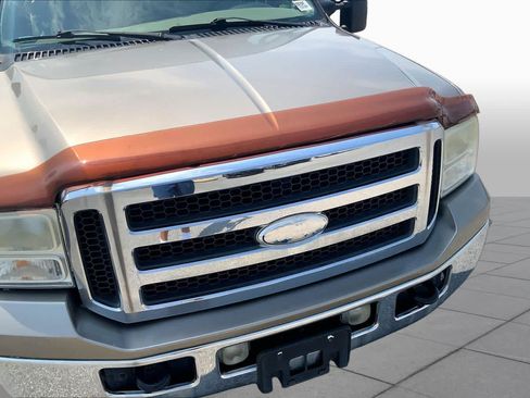 Used 2005 Ford F250 Lariat RWD image 28