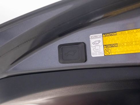 Used 2013 Toyota RAV4 Limited image 29