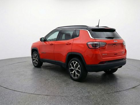 Used 2025 Jeep Compass Limited image 6