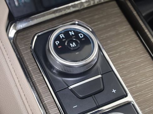 Used 2022 Ford Expedition Limited image 7