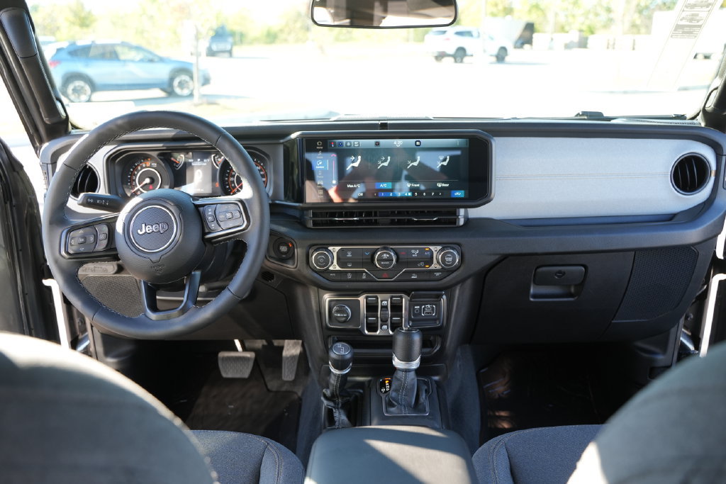 New 2026 Jeep Gladiator Sport w/ Dual Top Group AWD/4WD image 22