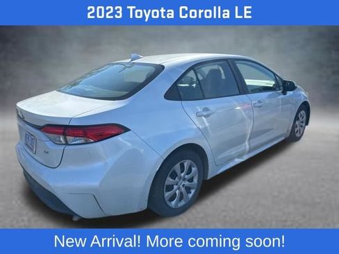 Used 2023 Toyota Corolla LE image 3