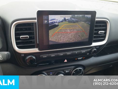 Used 2026 Hyundai Venue SE FWD image 9