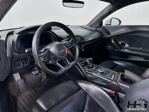 Used 2017 Audi R8 V10 image 10