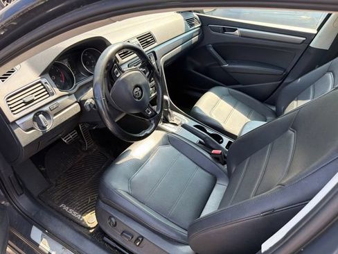 Used 2017 Volkswagen Passat 1.8T R-Line FWD image 18