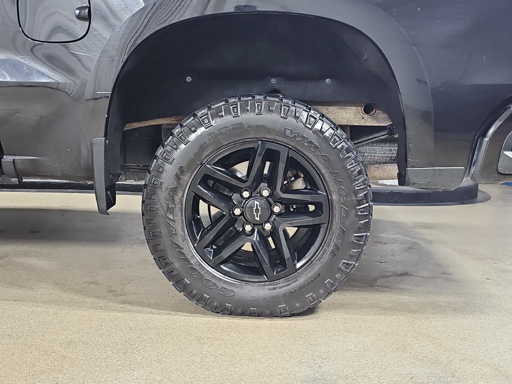 Used 2020 Chevrolet Silverado 1500 LT Trail Boss AWD/4WD image 37