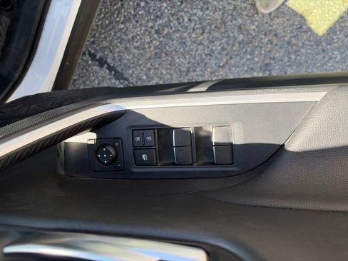 Used 2025 Toyota RAV4 SE AWD/4WD image 10