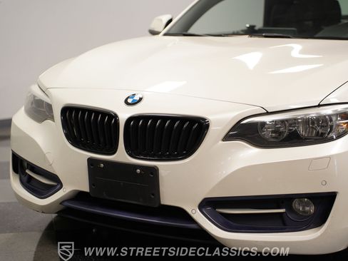 Used 2017 BMW 230i Convertible image 19