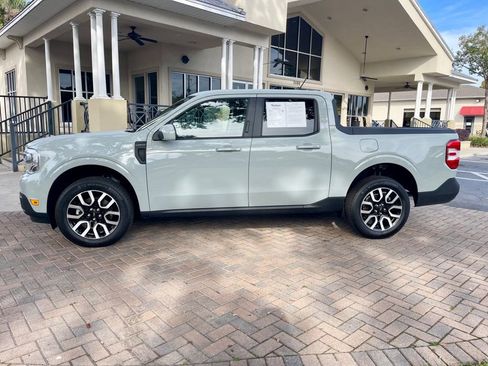 Used 2023 Ford Maverick Lariat image 2
