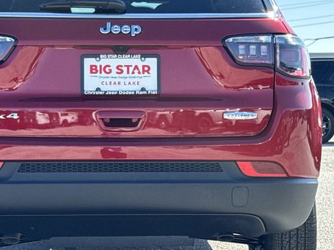 New 2026 Jeep Compass Latitude image 11