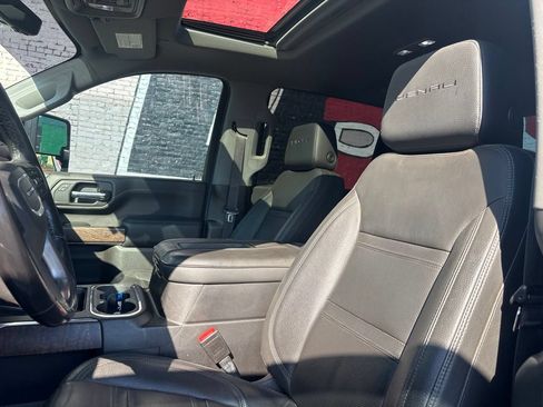 Used 2022 GMC Sierra 2500 Denali w/ Denali Ultimate Package AWD/4WD image 11