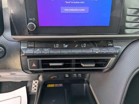 Used 2025 Toyota Camry SE FWD image 25
