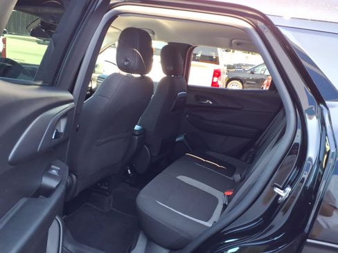 Used 2024 Chevrolet TrailBlazer LT AWD/4WD image 17