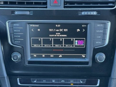 Used 2017 Volkswagen GTI S image 5