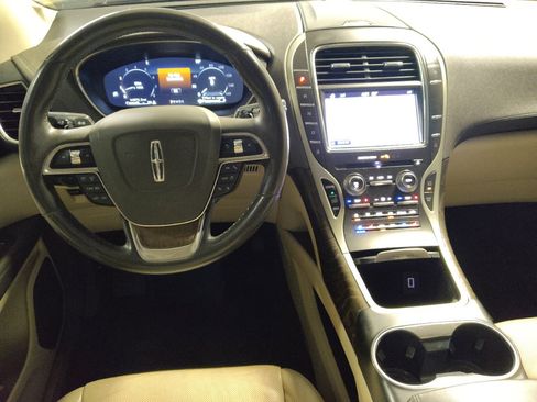 Used 2019 Lincoln Nautilus Reserve w/ Cargo Utility Package FWD image 22