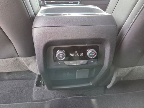 Used 2024 Chevrolet Traverse RS AWD/4WD image 57