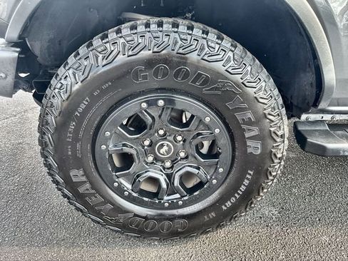Used 2023 Ford Bronco Wildtrak image 19
