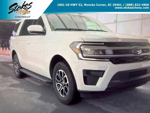 Used 2024 Ford Expedition XLT RWD image 1