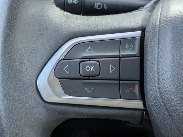 Certified 2023 Jeep Compass Latitude w/ Sun and Sound Group AWD/4WD image 27
