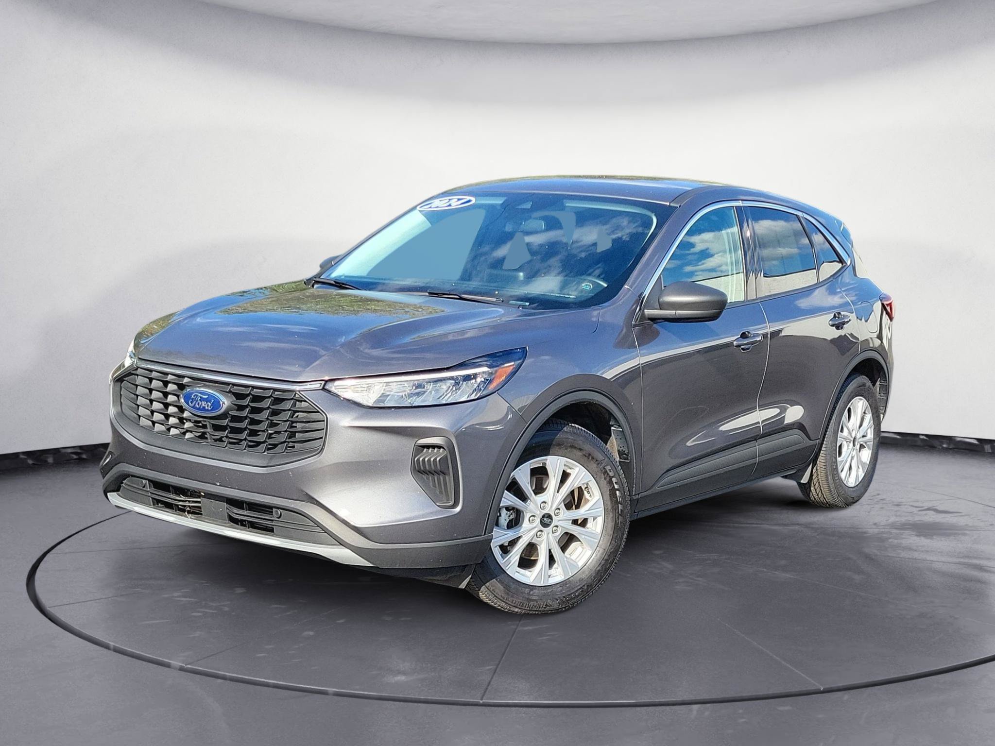 Used 2024 Ford Escape Active FWD image 1