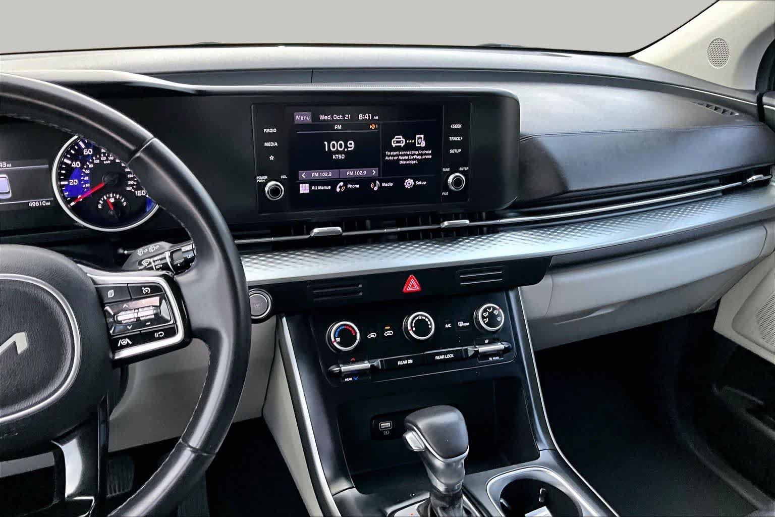 Used 2024 Kia Carnival LX FWD image 7