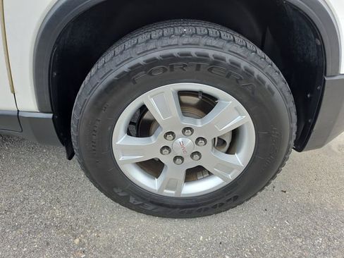Used 2011 GMC Acadia SLE FWD image 5