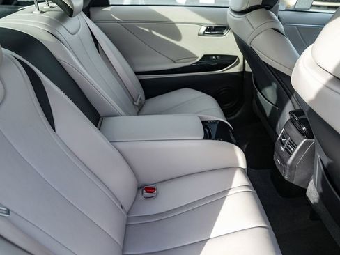 Used 2020 Toyota Mirai image 19