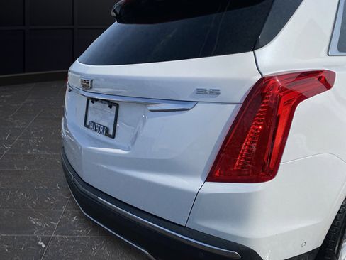 Used 2019 Cadillac XT5 Platinum AWD/4WD image 44