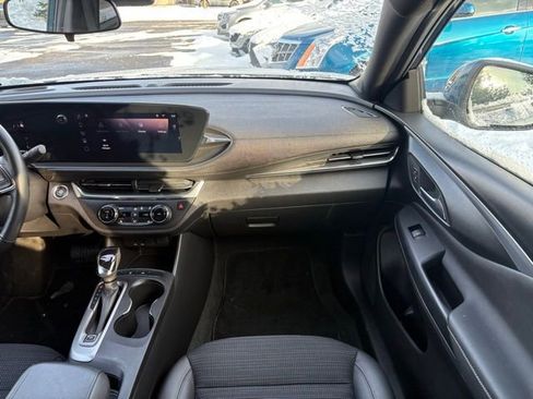 Certified 2024 Buick Envista Preferred w/ Convenience I Package image 21