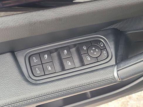 Used 2022 Porsche Cayenne Coupe image 33