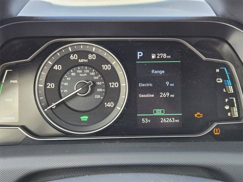 Used 2022 Hyundai Ioniq SE image 9