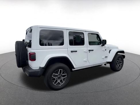 Used 2025 Jeep Wrangler Unlimited Sahara AWD/4WD image 15