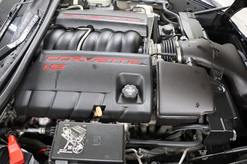 Used 2008 Chevrolet Corvette Convertible w/ Preferred Equipment Group RWD image 32