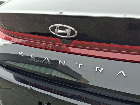 Certified 2023 Hyundai Elantra SEL w/ Convenience Package image 29