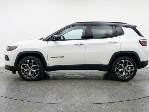 Used 2025 Jeep Compass Limited image 5