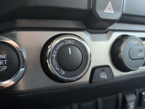 Used 2023 Toyota Tacoma 4x4 Double Cab image 25