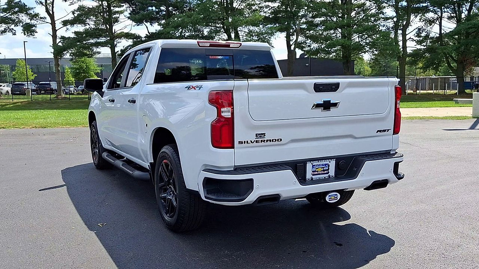 New 2026 Chevrolet Silverado 1500 RST w/ Redline Edition AWD/4WD image 9