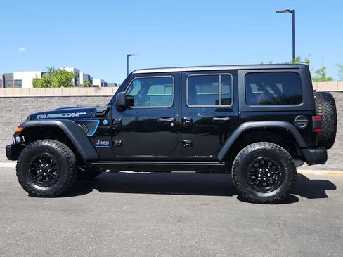Used 2023 Jeep Wrangler Unlimited Rubicon 4xe AWD/4WD image 5